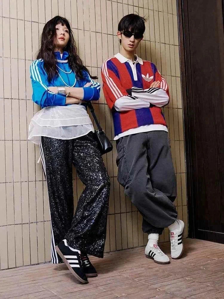 Adidas أديداس حذاء T-Toe STADT كلاسيكي أبيض بشمواه مع خطوط سوداء ونعل بني مطاطي للراحة والأناقة