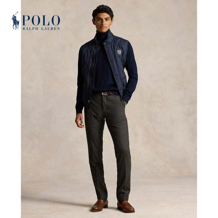 رالف لورين سترة كاجوال مبطنة باللون الأزرق البحري مع جيوب أمامية وياقة عالية بتصميم أنيق وعملي للرجال.