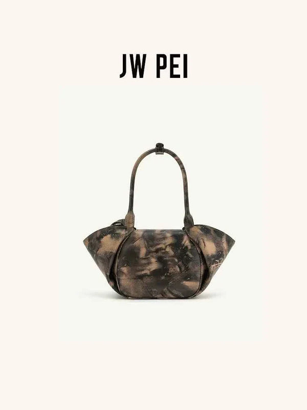 حقيبة يد JW PEI بتصميم كلاسيكي جلد صناعي بحجم كبير مع مقبض للكتف