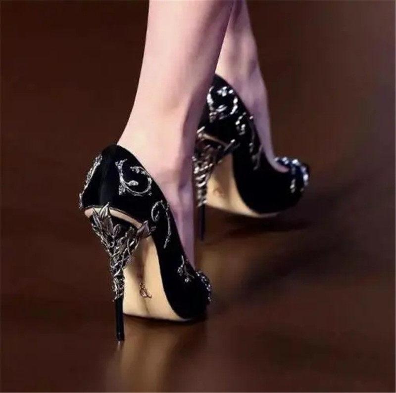 حذاء نسائي High Heels بتصميم أغصان معدنية فاخرة ومتعدد الألوان.