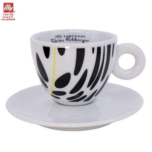 طقم أكواب Espresso من illy Art Collection بتصاميم فنية.