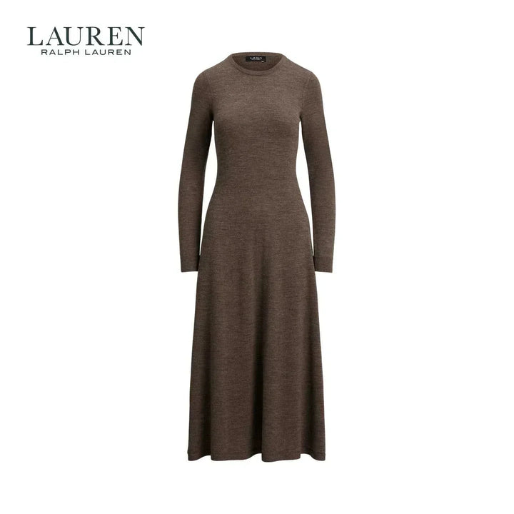 فستان نسائي بني من Lauren بتصميم ضيق بالأعلى وتنورة متسعة وقماش محاك ناعم مناسب للمناسبات والطقس البارد