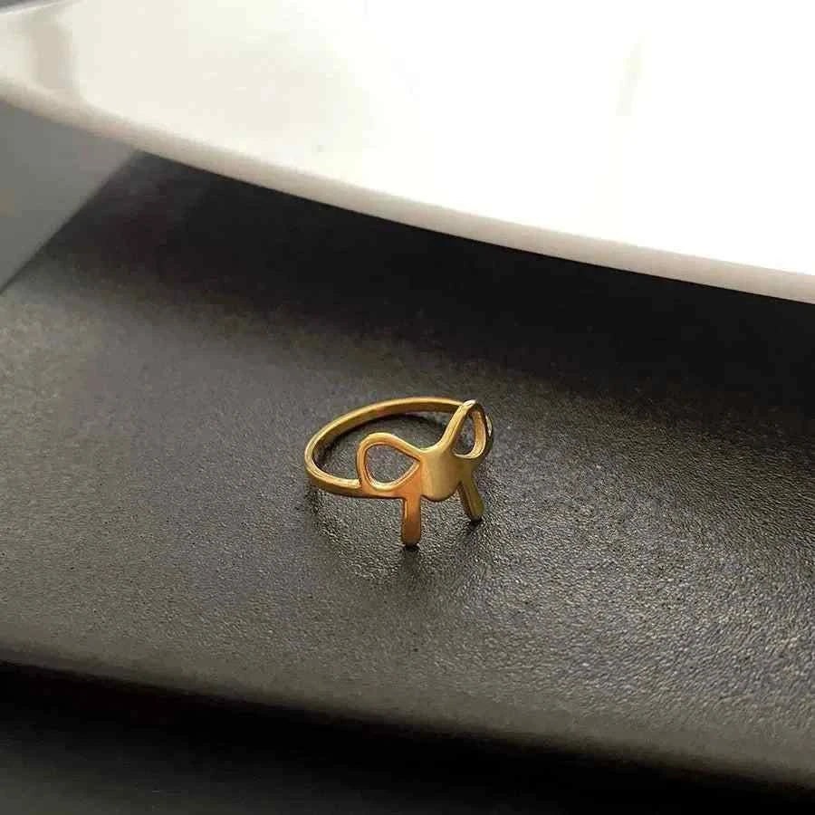خاتم نسائي Luxury Rose Gold مرصع بفصوص الزيركون الأنيقة.