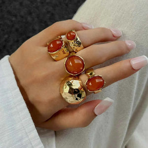 طقم خواتم Vintage عريضة مرصعة بأحجار ملونة فاخرة.