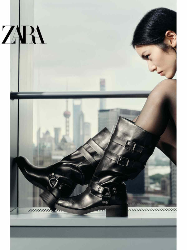 حذاء نسائي من ZARA2025 لفصل الخريف بنعل مربع وإبزيم معدني وجذع عريض بأسلوب دراجة نارية أسود اللون