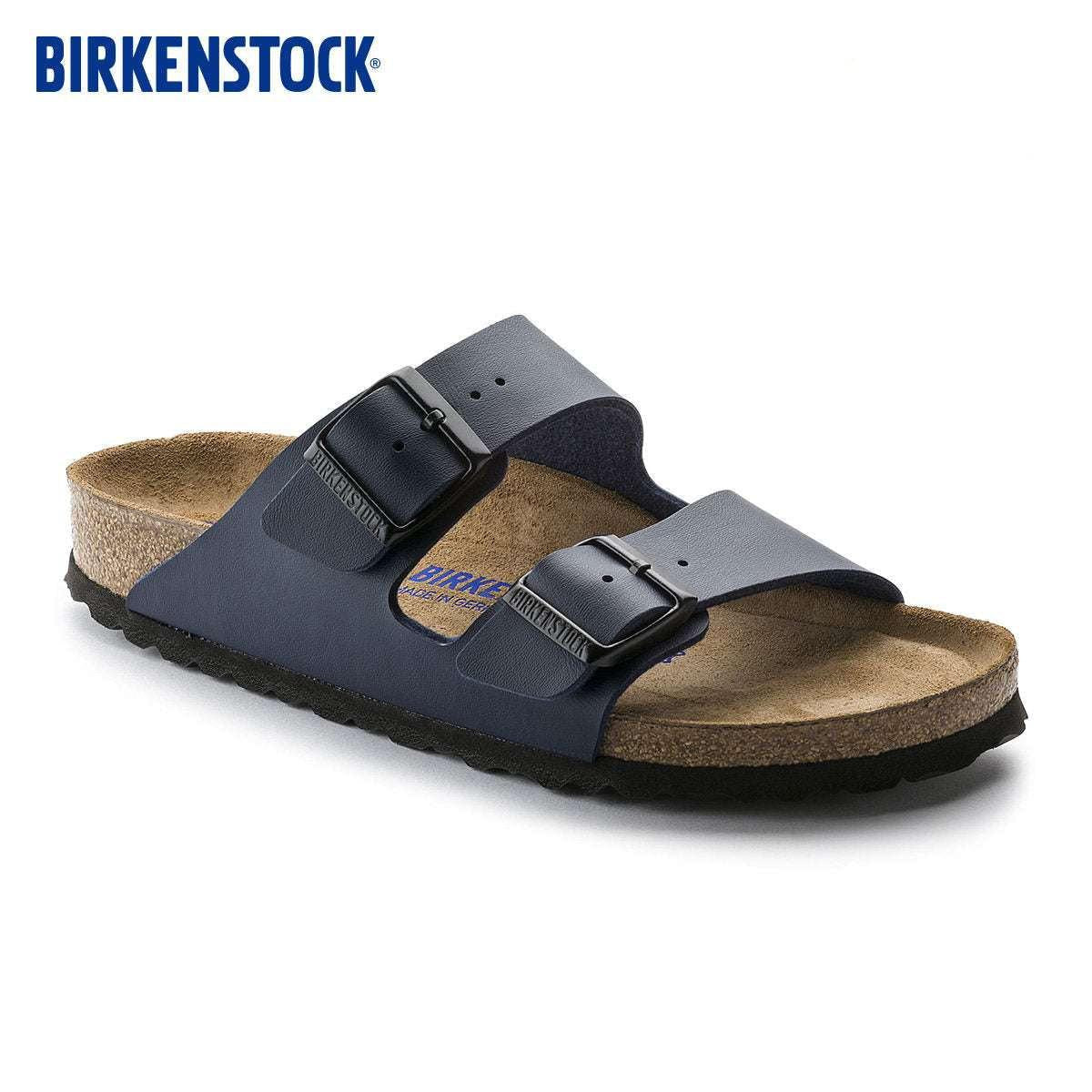 BIRKENSTOCKنعال بكباسين مريح وأنيق للاستخدام اليومي والتصميم الكلاسيكي.