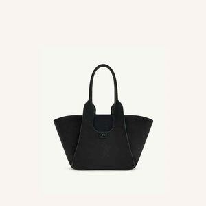 حقيبة يد JW PEI Tote Bag بخامة الشمواه الصناعي الفاخر.