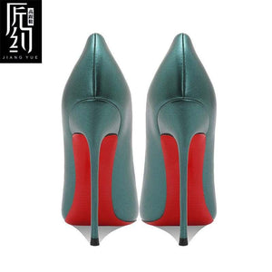 Christiana حذاء Stilettos نسائي كلاسيك بلون أخضر زمردي وكعب أحمر فاخر.