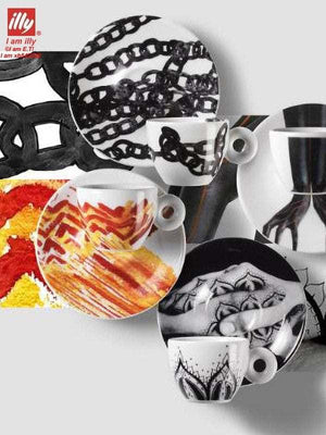 طقم فناجين Espresso من illy Art Collection بتصاميم فنية.