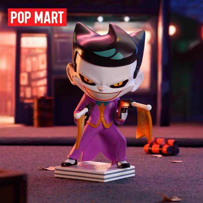 مجسمات POP MART لشخصيات DC Gotham City الأصلية.