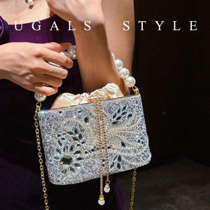 حقيبة Clutch سهرة مرصعة بالكريستال ومزينة بيد لؤلؤ فاخرة.
