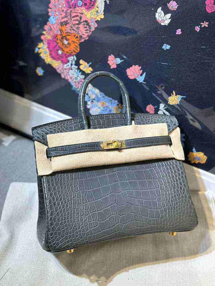 حقيبة فاخرة بتصيم  Birkin - نقشة جلد التمساح - جودة صينية عالية.