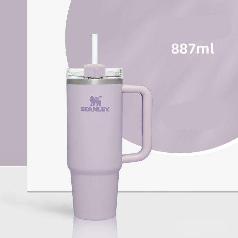 كوب Stanley Quencher الأصلي بحجم 887 مل مع مقبض مريح.