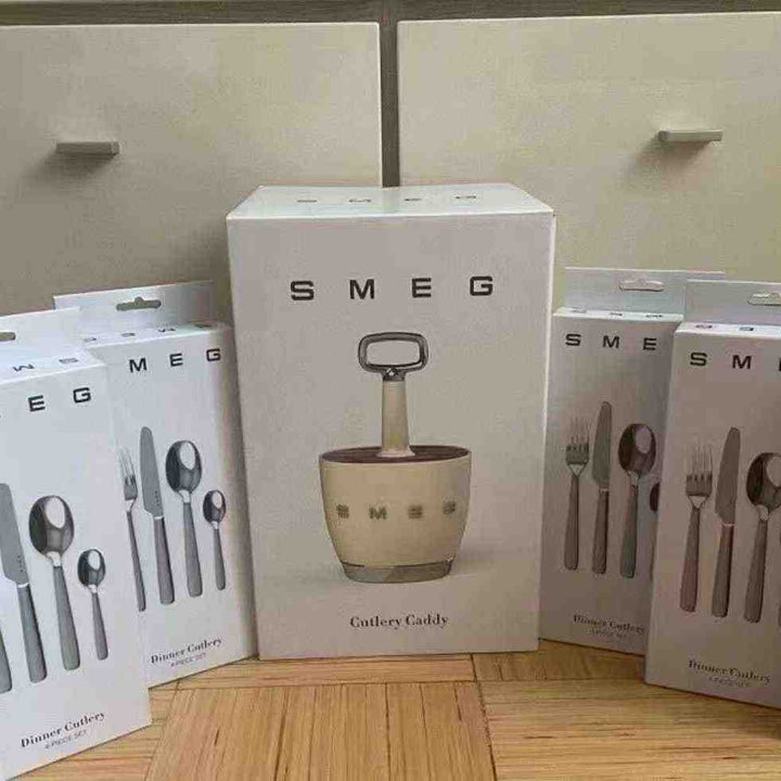 SMEG طقم أدوات مائدة SMEG مع حامل أنيق  ستانلس ستيل عالي الجودة - رفعة