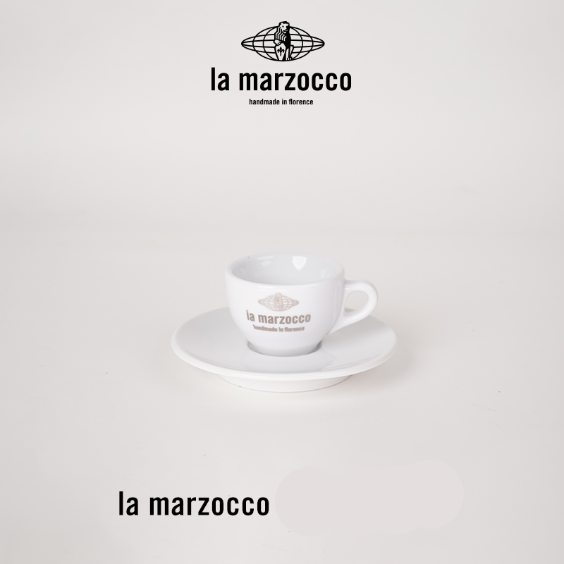 طقم أكواب قهوة La Marzocco بتصاميم وشعارات متنوعة.