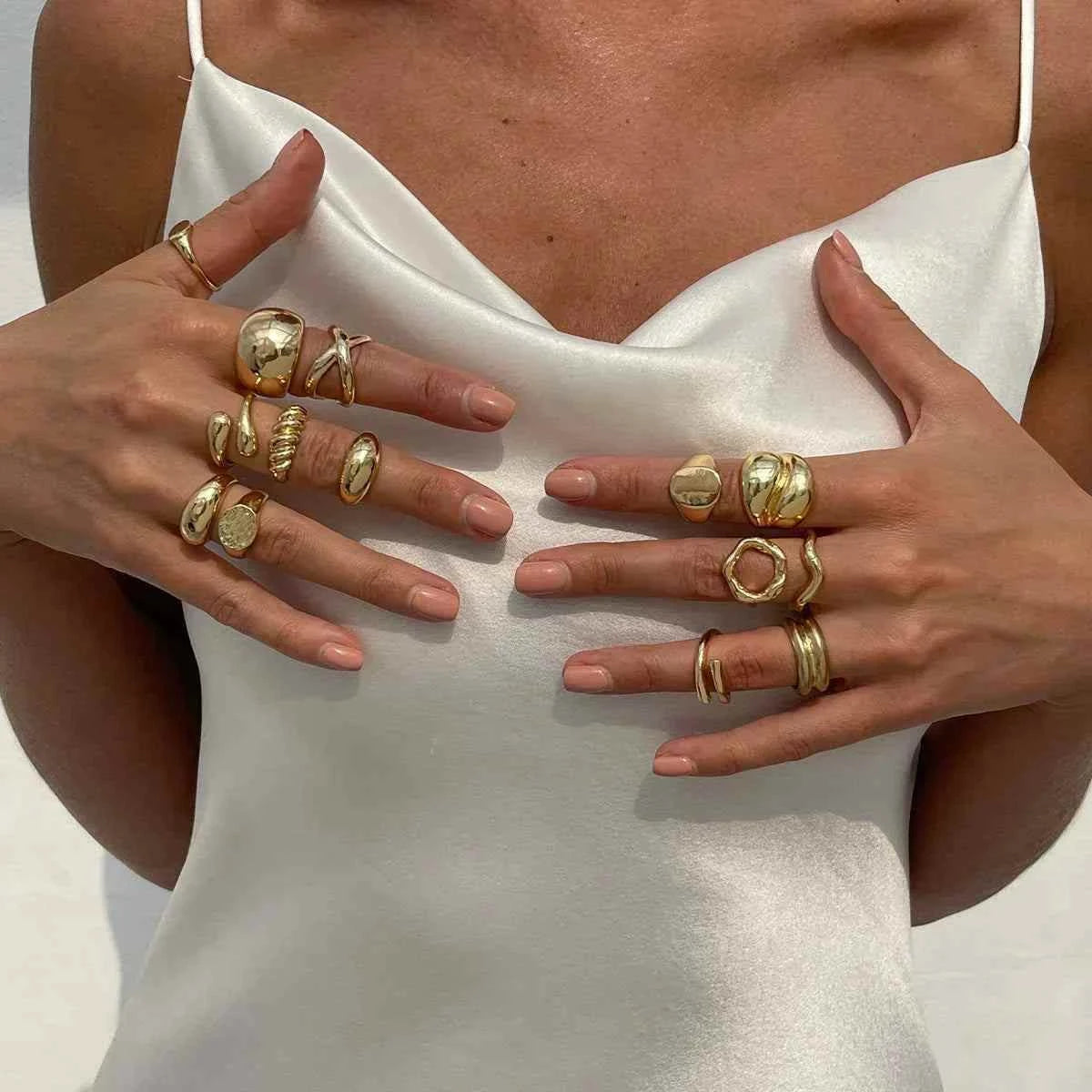 خواتم Statement بتصاميم Chunky عصرية Gold & Silver.
