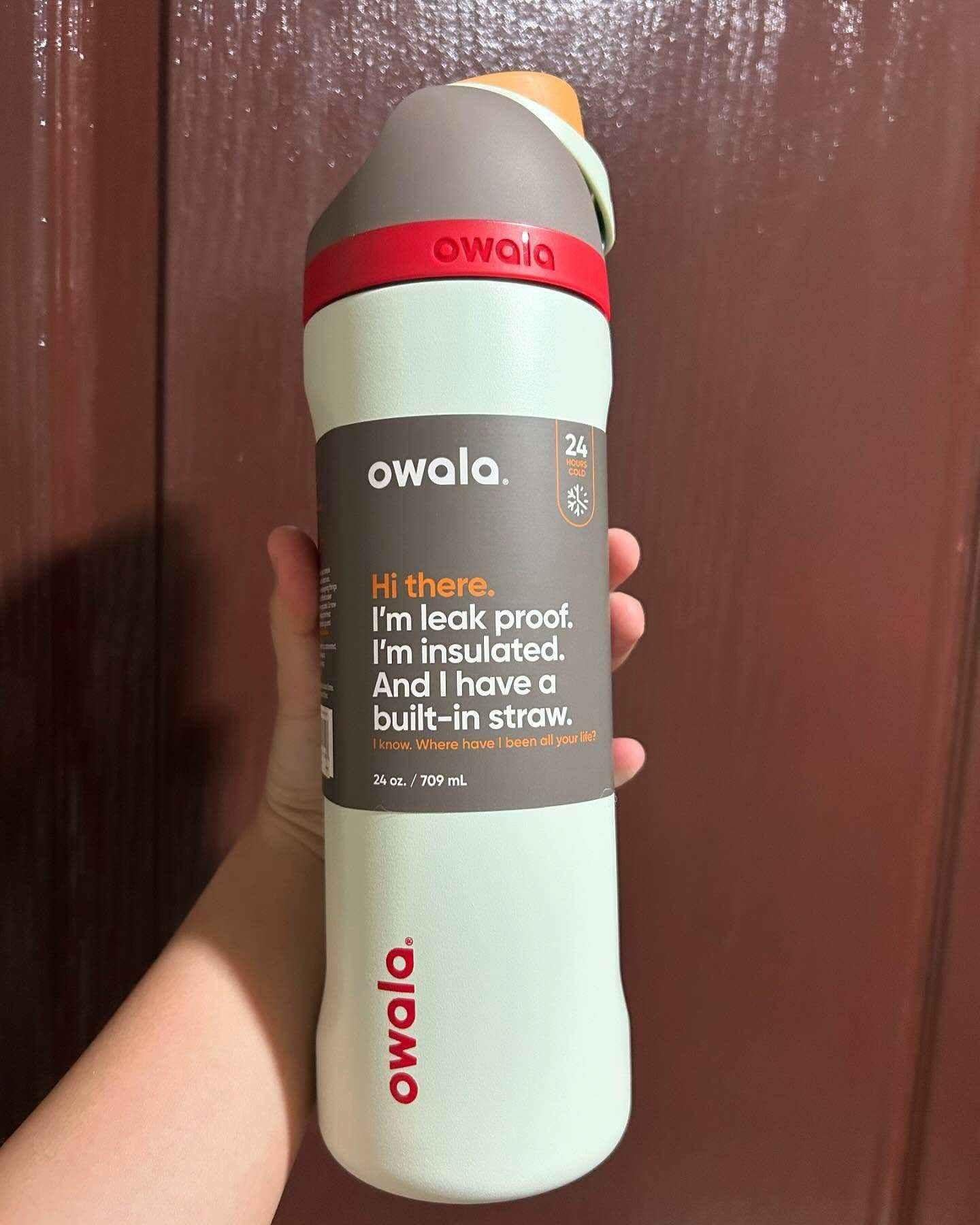 زجاجة مياه Owala مقاومة للتسرب وعازلة للحرارة بخام فولاذ مقاوم للصدأ وقشة مدمجة بتصميم عصري وألوان جذابة