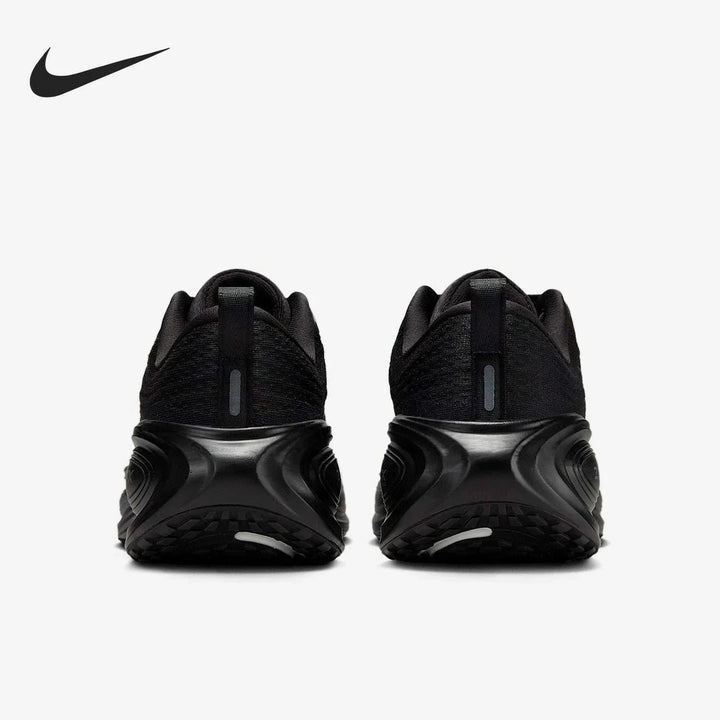 حذاء جري نسائي Nike Vomero Plus باللون الأسود مع نعل خارجي متين وتصميم شبكي للتهوية