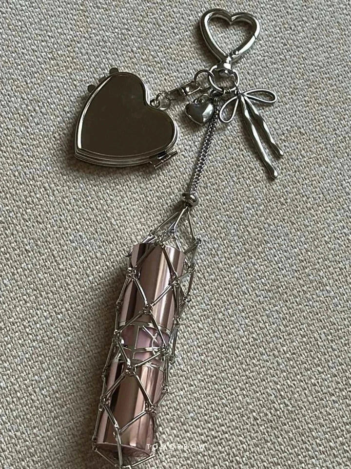 Lip gloss chain حامل ليب بام معدني بشبك فاخر مع ميدالية مرآة نجمة/قلب