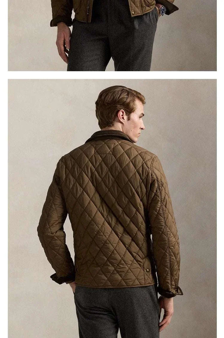 جاكيت رالف لورين بني زيتوني مبطن بتصميم كلاسيكي مع تطريز ماسي وجيب أمامي بأزرار وقفل سحاب مخفي