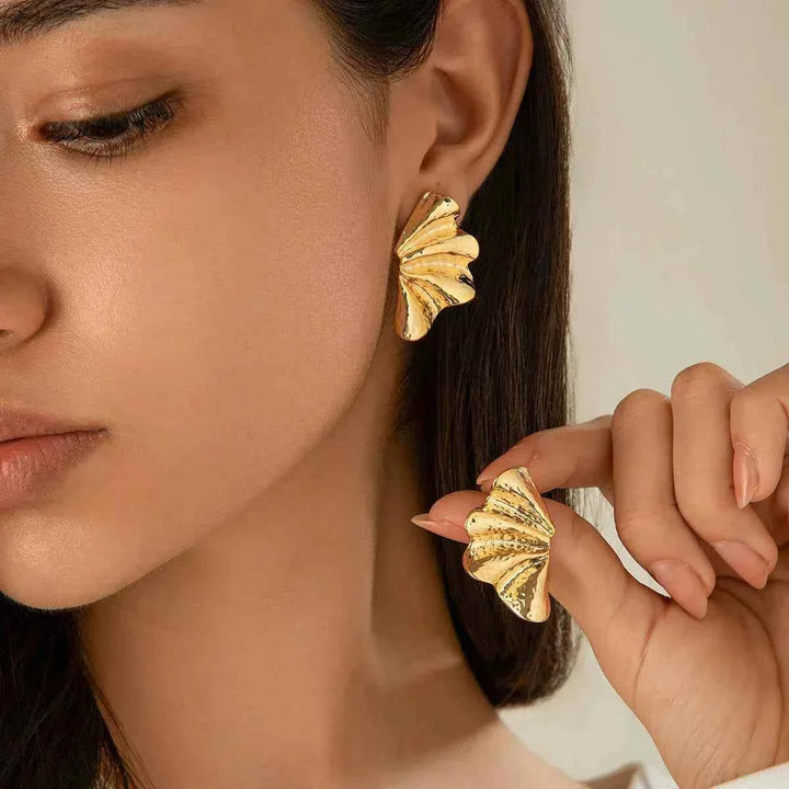 أقراط نسائية معدنية بتصميم Punk وورقة Ginkgo ذهبية على طراز أوروبي وأمريكي عصري لعام 2025