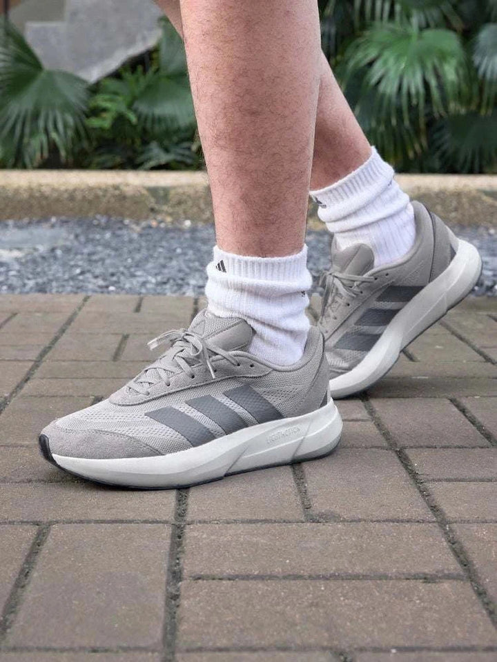أحذية Adidas رمادية شبيكة مريحة للجري والاستخدام اليومي رجالي ونسائي