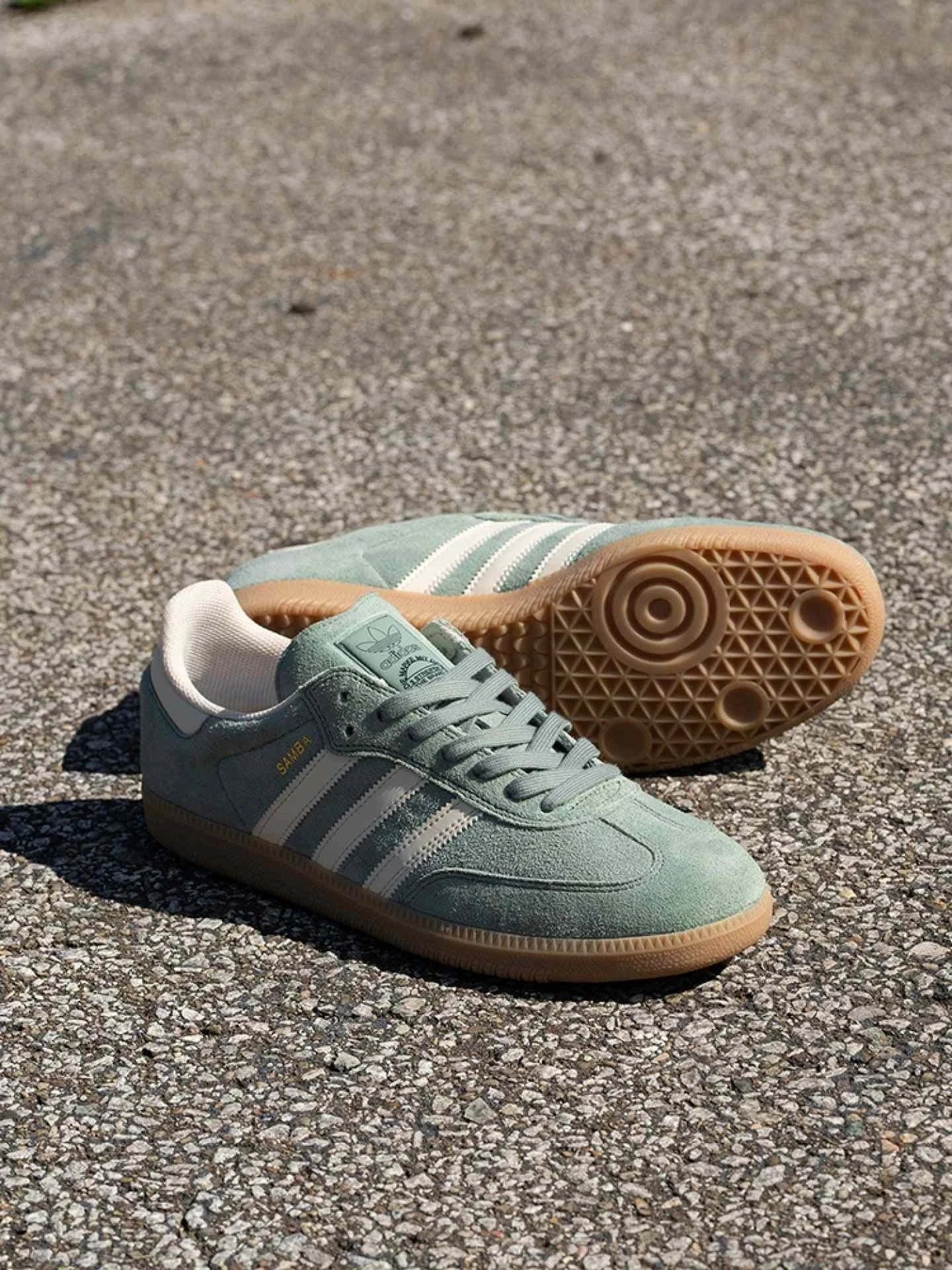 Adidas | أديداس حذاء سامبا كلاسيك للجنسين.