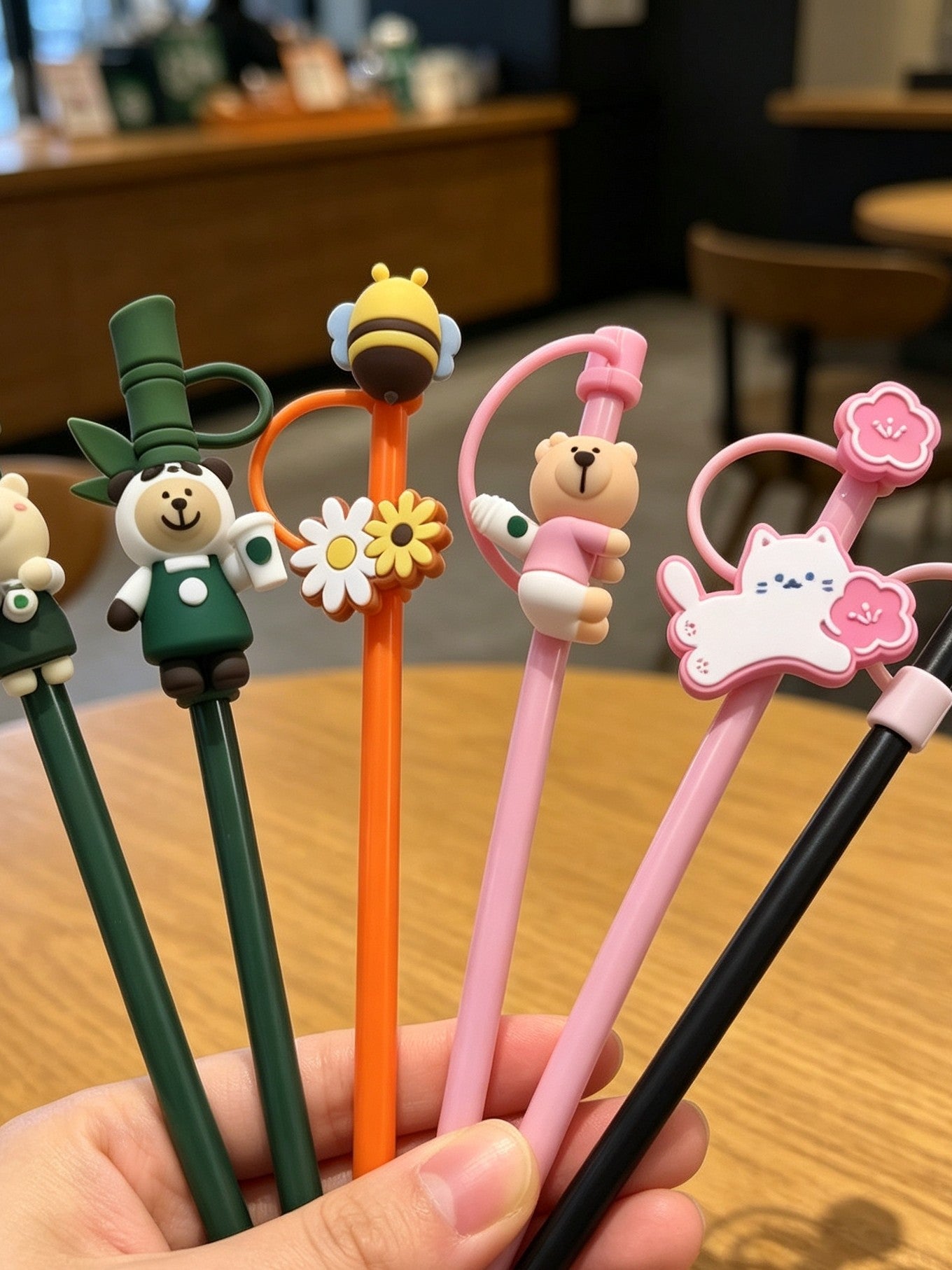 سدادة Straw Covers بتصاميم كرتونية من السيليكون متنوعة