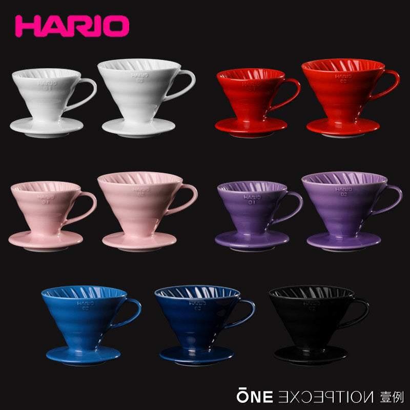 قمع تقطير القهوة V60 من السيراميك ماركة Hario بألوان متعددة.