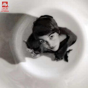 طقم أكواب Espresso من illy بتصميم Art Collection أبيض.