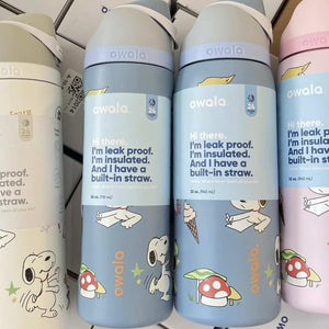 زمزمية Owala FreeSip الأصلية بتصميم Snoopy العازل للحرارة.