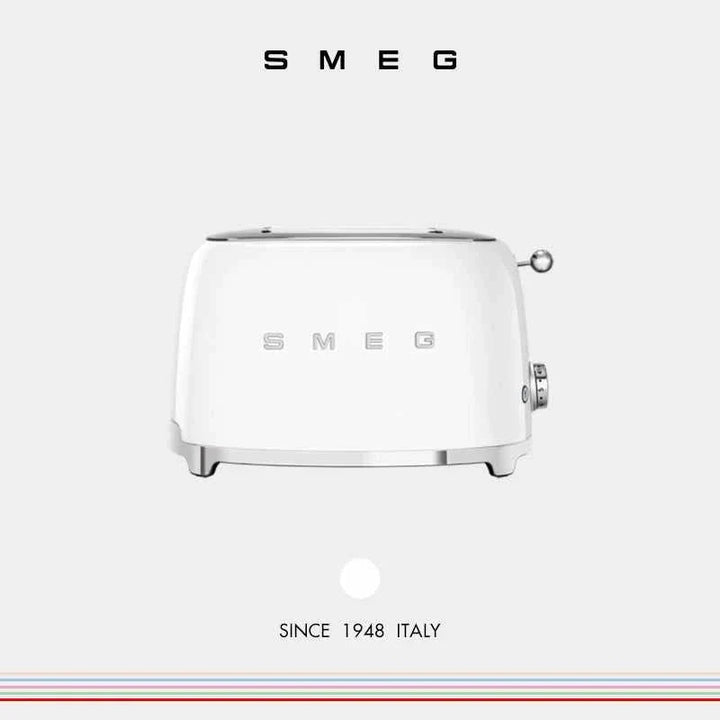 Elegant cream SMEG Italian toaster with retro design and wide slots for thick bread slices
