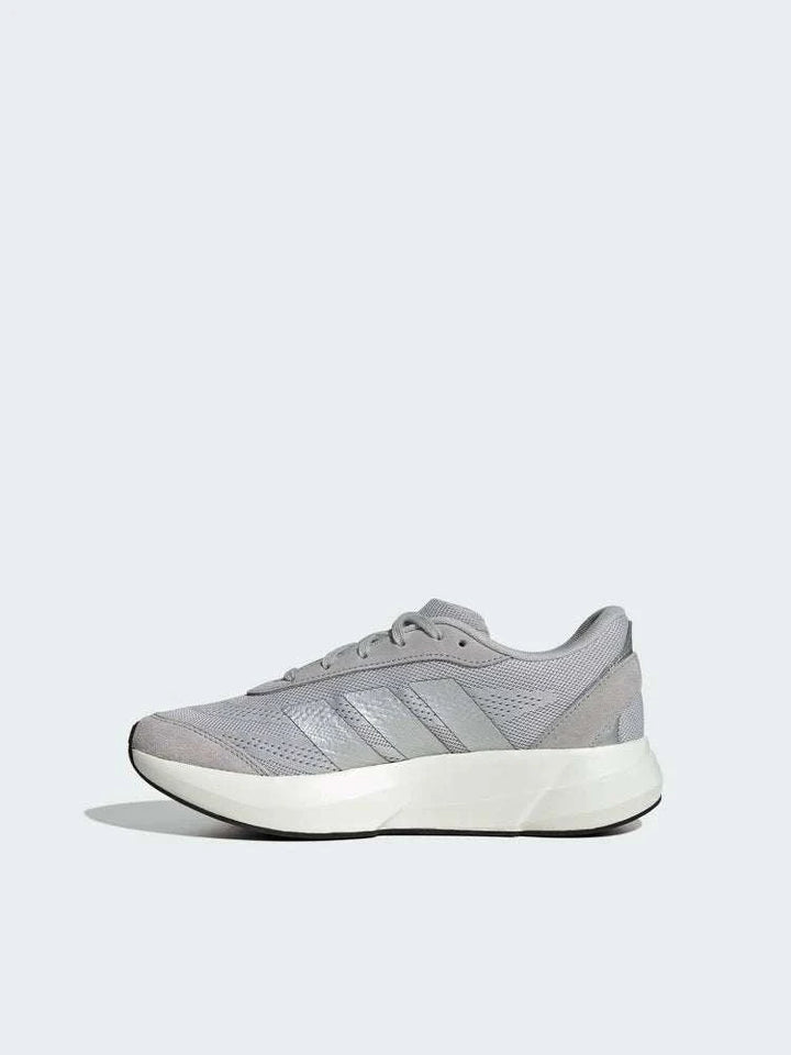 أحذية Adidas رمادي للجري والاستخدام اليومي بشبك تنفسي ونعل LIGHTMOTION ناعم ومتين