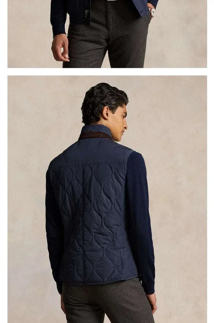 سترة Ralph Lauren مبطنة باللون الأزرق البحري مع بطانة خفيفة وجيوب أمامية وتصميم أنيق عملي