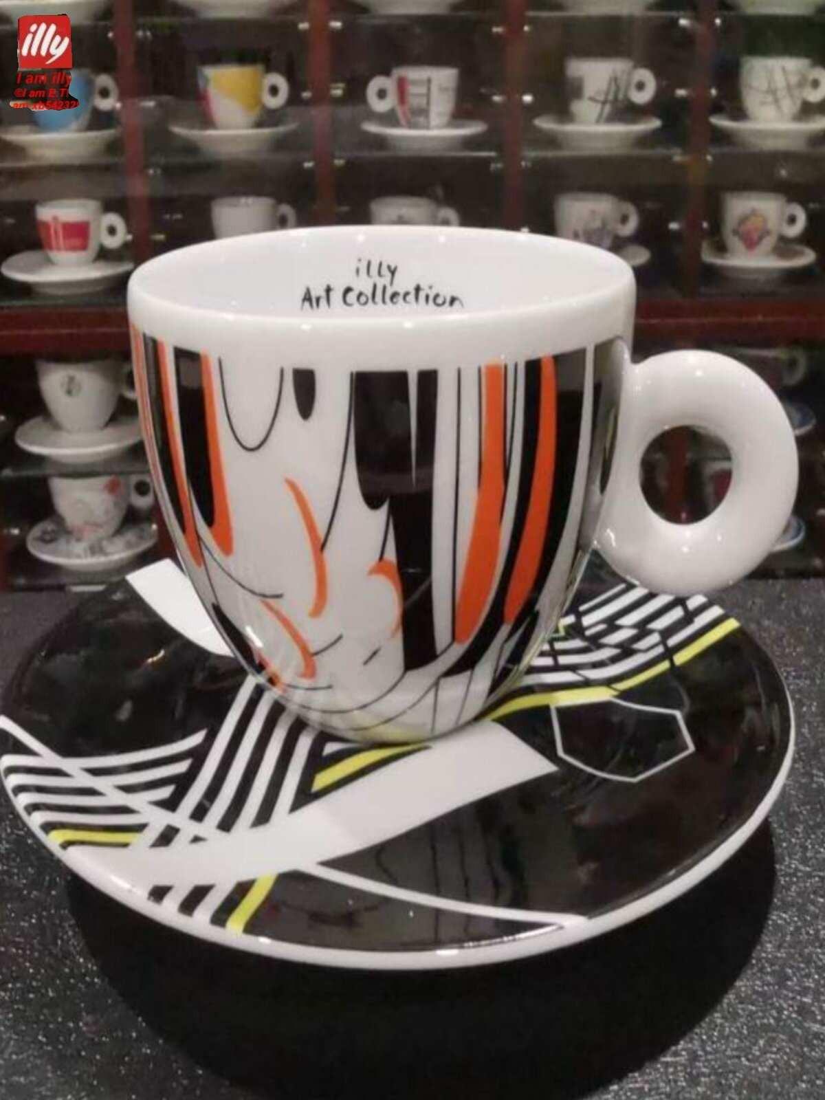 طقم أكواب Espresso من illy Art Collection بتصاميم فنية.