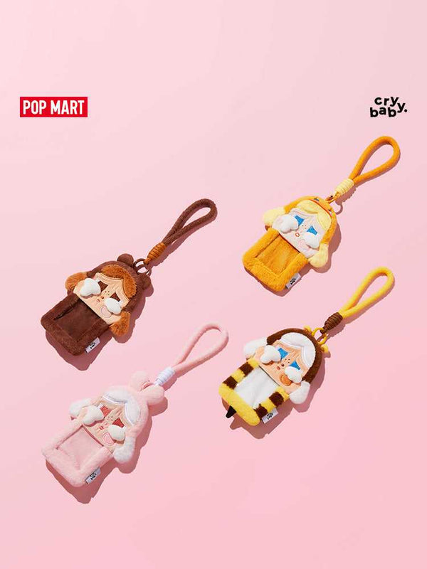 غطاء بطاقة/ميدالية شخصية Crybaby بتصميم لطيف وألوان متعددة من Pop Mart.