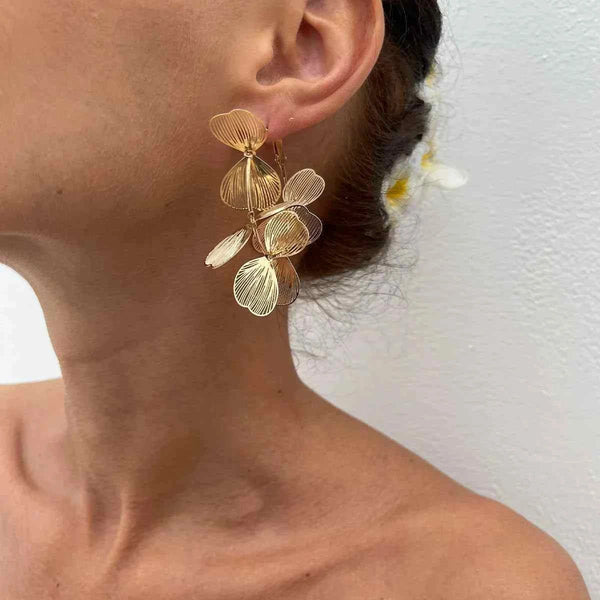 أmetal circle earrings female الأبعاد بتصميم ورقة Ginkgo معدنية لامعة بأناقة عصرية بأسلوب أوروبي وأمريكي للموضة العابرة للحدود