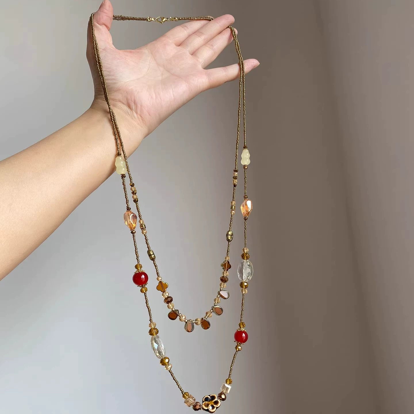 قلادة متعددة الطبقات بتصميم خرز ملون ونمط Boho.