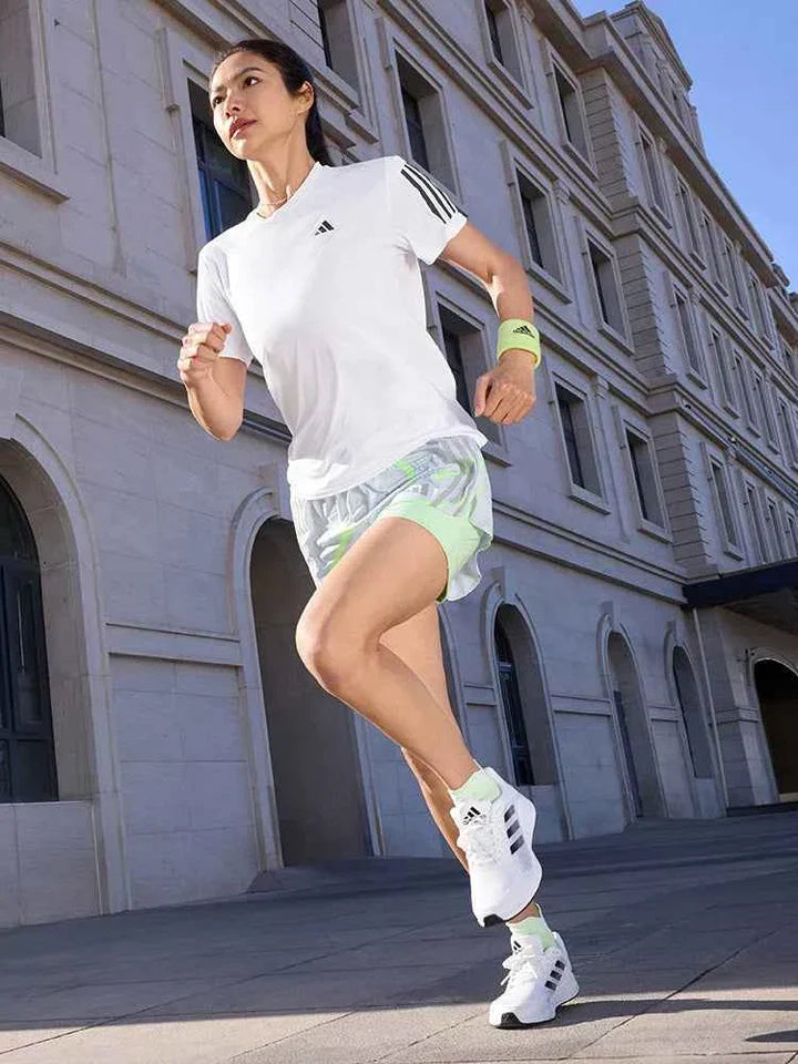 Adidas أديداس حذاء DURAMO SL شبكي أبيض للركض والتدريب اليومي بنعل مقاوم للانزلاق ووسادة منتصف مطاطية