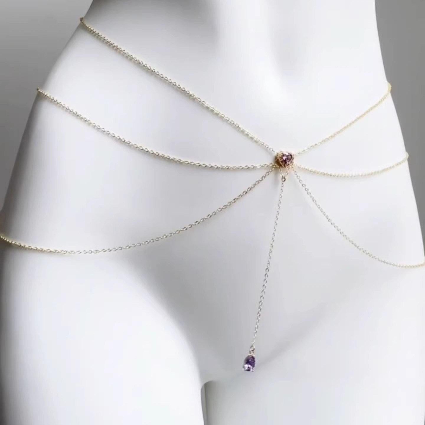 سلسلة خصر Body Chain ذهبية بتصميم عصري مع حجر Purple Stone.