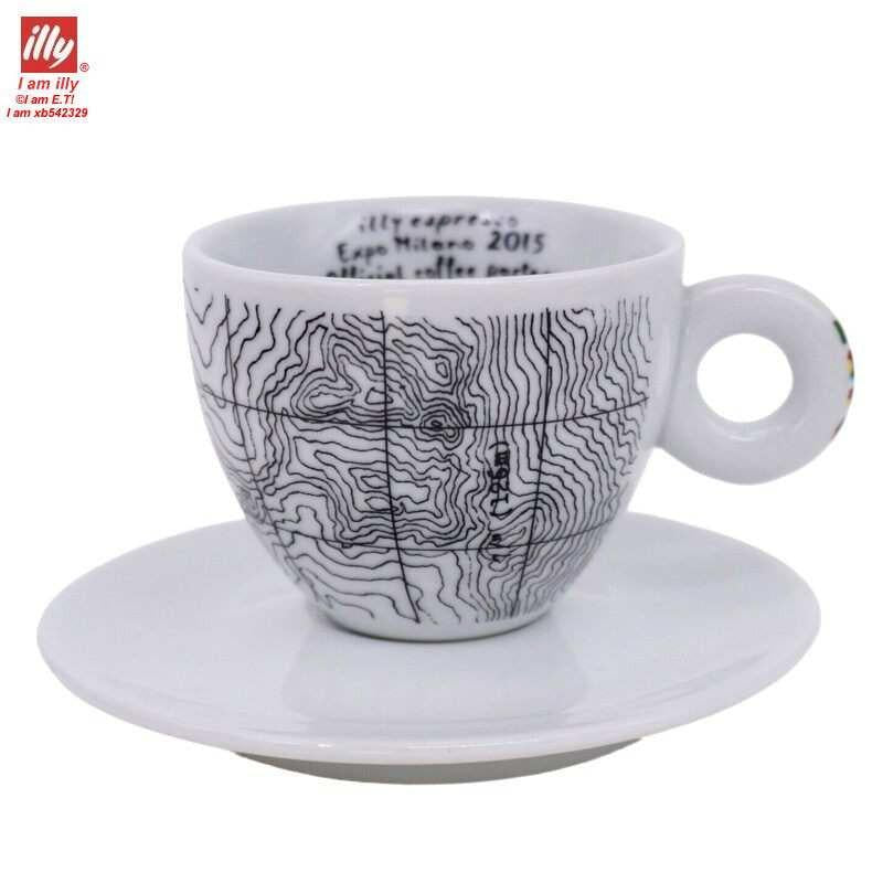 طقم أكواب Espresso من illy Art Collection بتصاميم فنية.