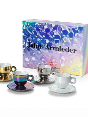 طقم أكواب Espresso من illy Art Collection بألوان Iridescent.