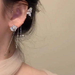 أقراط Ear Cuff بتصميم الفراشة الكريستالية اللامعة.