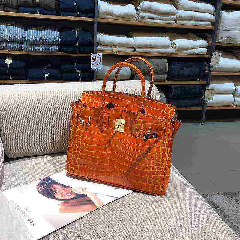 شنطة Birkin نسائية فاخرة بنقشة جلد التمساح  – جودة صينية عالية.