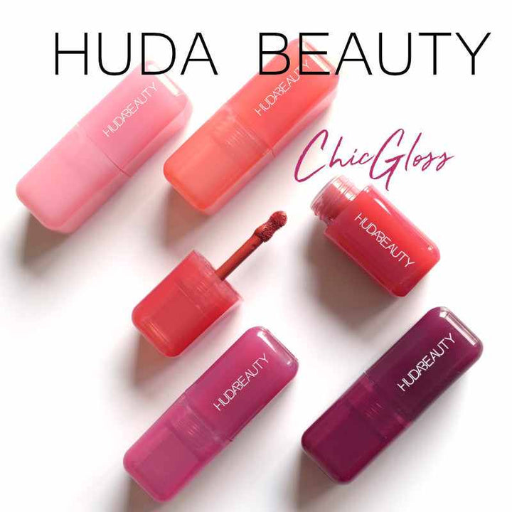 منتجات Huda Beauty من أحمر خدود سائل بلاش فلتر توضع بجانب عبوات ملونة متنوعة.