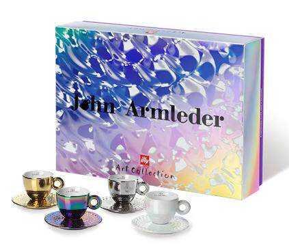 طقم أكواب Espresso من illy Art Collection بألوان Iridescent.