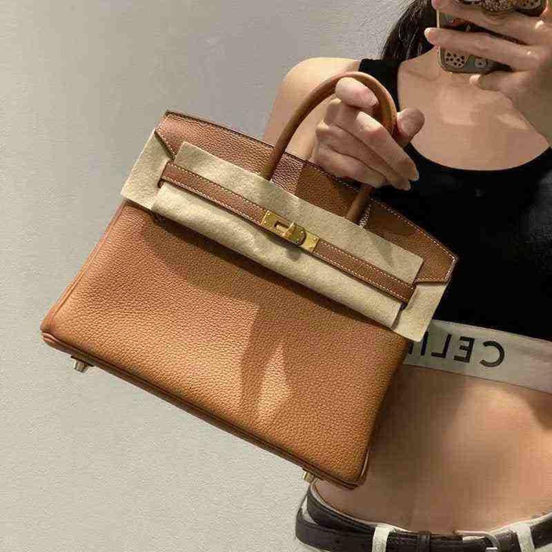 شنطة نسائية بتصميم Kelly – شنطة كروس بودي بنقشة الحجر – جودة صينية عالية.