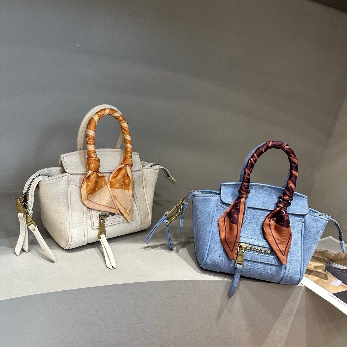 SELIN WEISS 2026 High-End Fashion Color-Block Niche Handheld, Smiley Face Bag, Versatile Commuter Single Shoulder Crossbody Bag