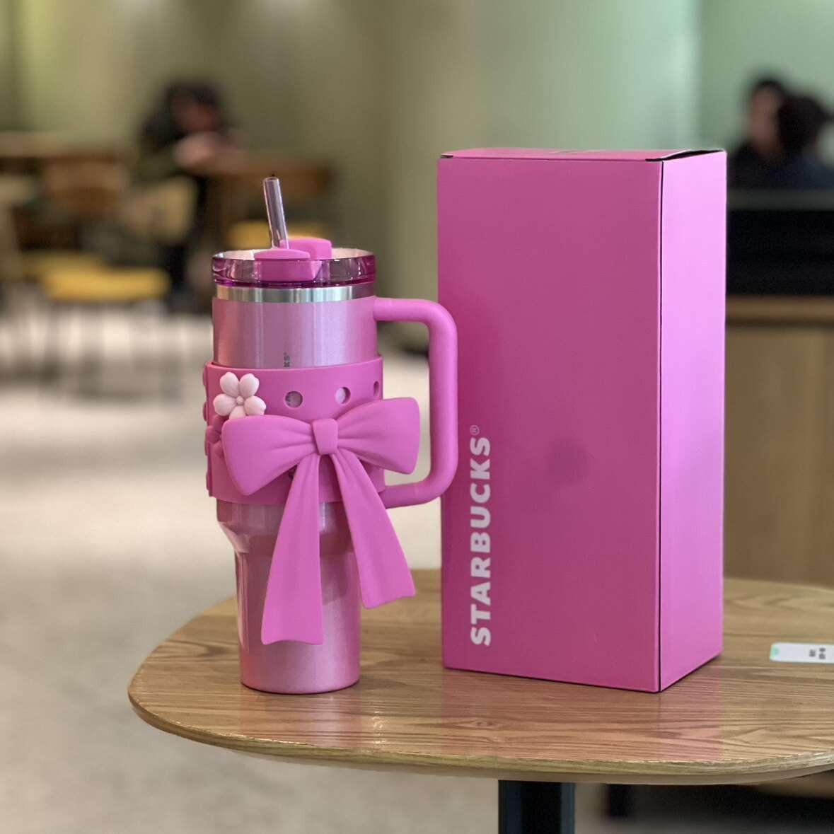 Starbucks Cup 2025 Cherry Blossom Spring Bloom Pink Girl's Heart Cold Glass Stainless Steel Straw Insulated Water Cup.
