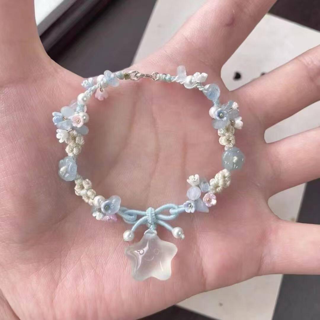طقم أساور بتصميم Butterfly يدوي مع خرز ملون.
